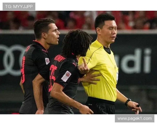 助理裁判举旗判罚时机全拆解，这些细节你知道吗？